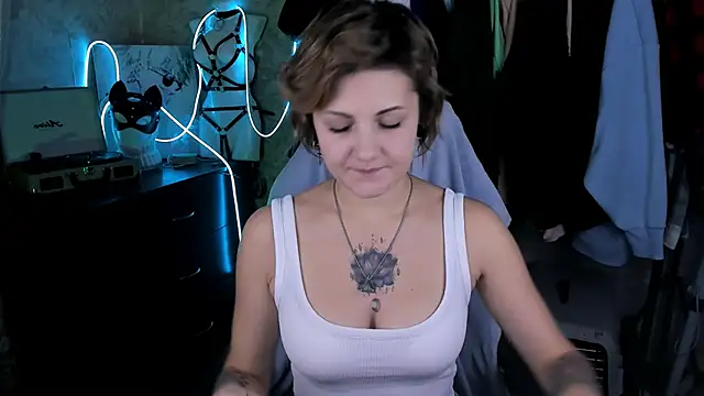 Snapshot of EvaBrownie chatting on 21, 10, 2025 EvaBrownie online show from 21, 10, 2025