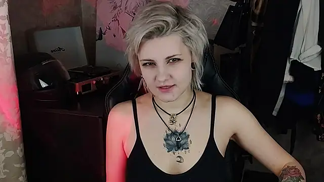 Snapshot of EvaBrownie chatting on 5, 3, 2025 EvaBrownie online show from 5, 3, 2025