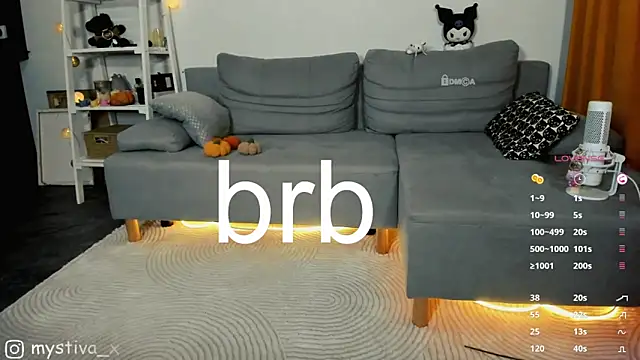 Snapshot of EliyaX chatting on 17, 10, 2025 EliyaX online show from 17, 10, 2025