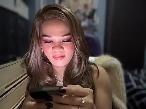 SophiaCourthaway online show from 14, 10, 2025