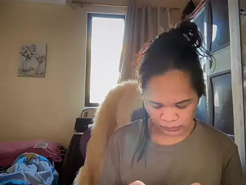 Snapshot of SophiaCourthaway chatting on 7, 6, 2026 SophiaCourthaway online show from 7, 6, 2026