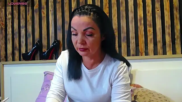 Tory Lovi online show from 11, 10, 2025