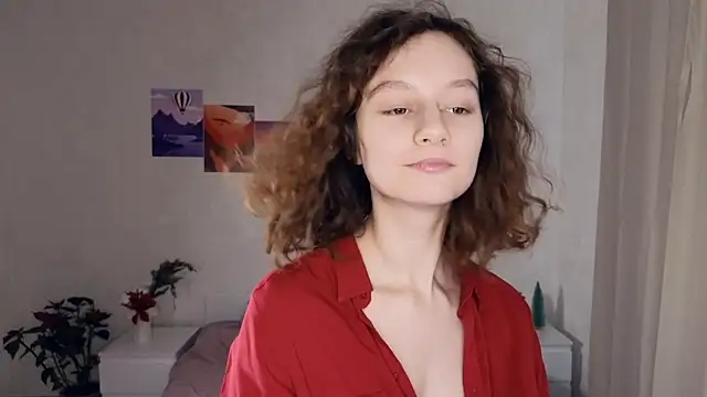 Leya Curly online show from 27, 1, 2025