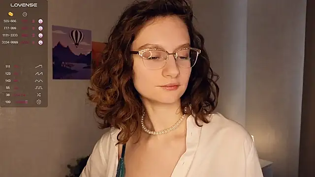 Leya Curly online show from 15, 2, 2025