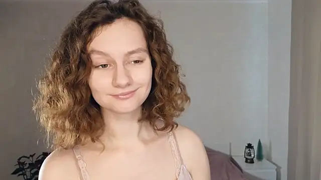 Leya Curly online show from 28, 1, 2025