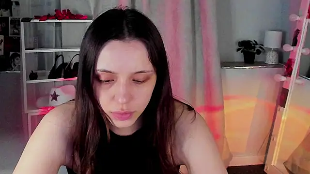 Snapshot of Sahara_Shields chatting on 28, 4, 2026 Sahara Shields online show from 28, 4, 2026