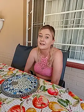 Vintasia online show from 7, 10, 2025