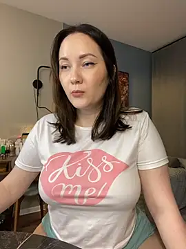 Kiss My Body online show from 18, 11, 2025