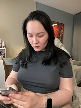 Kiss My Body online show from 11, 4, 2026