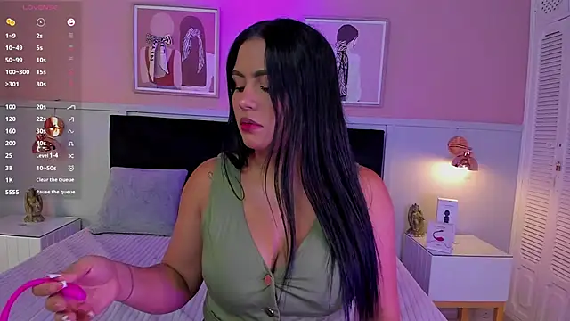 Snapshot of janna_lopez_ chatting on 19, 10, 2025 janna lopez online show from 19, 10, 2025