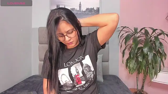 Snapshot of janna_lopez_ chatting on 16, 11, 2025 janna lopez online show from 16, 11, 2025