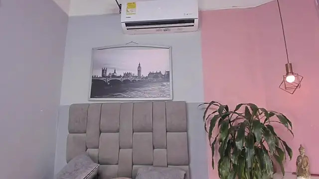 Snapshot of janna_lopez_ chatting on 11, 11, 2025 janna lopez online show from 11, 11, 2025