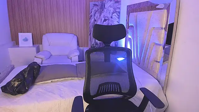 Snapshot of MattThompsonn chatting on 25, 11, 2025 MattThompsonn online show from 25, 11, 2025