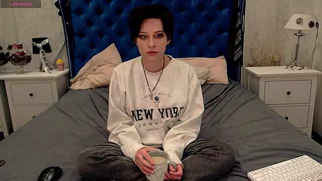 via mayer  online show from 17, 12, 2025