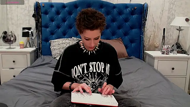 via mayer  online show from 14, 4, 2026