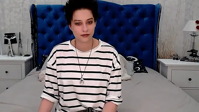 Snapshot of via_mayer_ chatting on 11, 7, 2026 via mayer online show from 11, 7, 2026