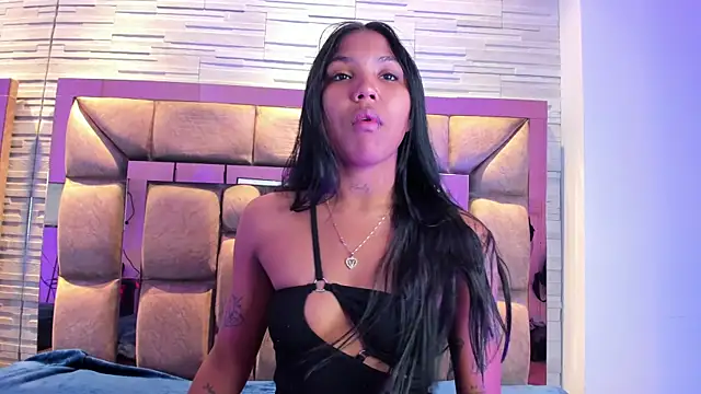 Snapshot of pocahontas_pow chatting on 10, 7, 2026 pocahontas pow online show from 10, 7, 2026