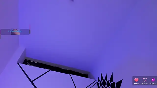 Snapshot of EthaanCox chatting on 12, 10, 2025 EthaanCox online show from 12, 10, 2025