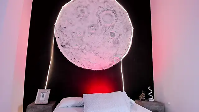 Snapshot of EthaanCox chatting on 24, 11, 2025 EthaanCox online show from 24, 11, 2025