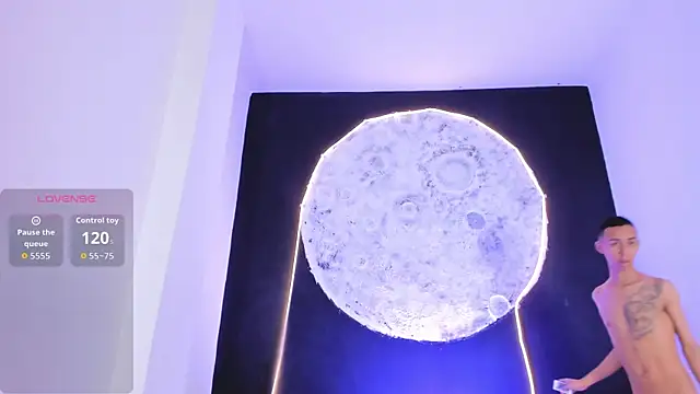 Snapshot of EthaanCox chatting on 18, 11, 2025 EthaanCox online show from 18, 11, 2025