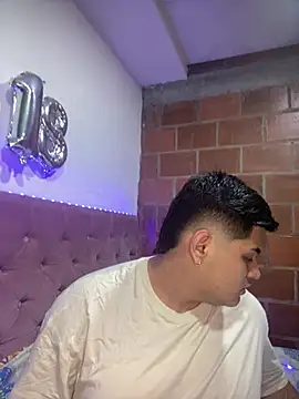 HOT BOY 18  online show from 16, 1, 2025