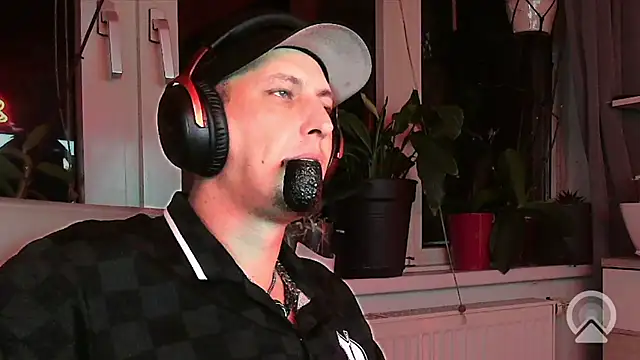 Snapshot of Skullkeeper1984 chatting on 15, 10, 2025 Skullkeeper1984 online show from 15, 10, 2025