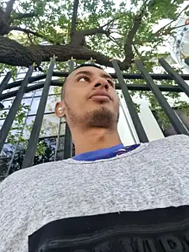 DrakeVega online show from 10, 2, 2025
