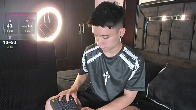 Snapshot of alanblack1 chatting on 26, 11, 2025 alanblack1 online show from 26, 11, 2025