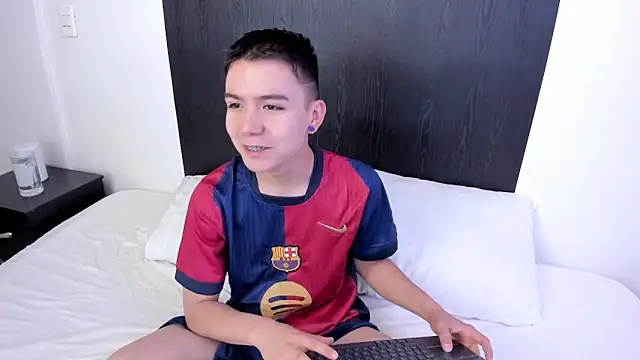 alanblack1 online show from 27, 2, 2025