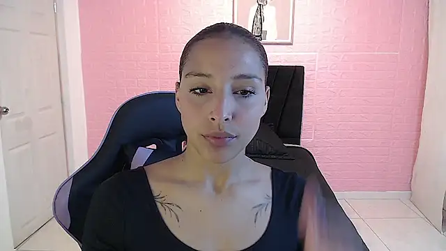 Snapshot of DULCE1609 chatting on 15, 11, 2025 DULCE1609 online show from 15, 11, 2025