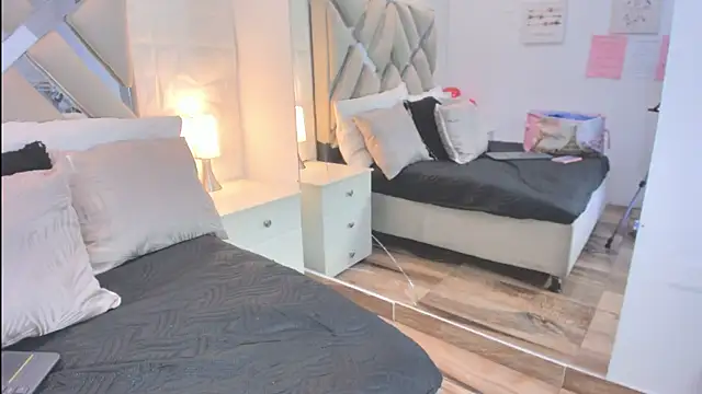 raquell moore online show from 28, 3, 2026