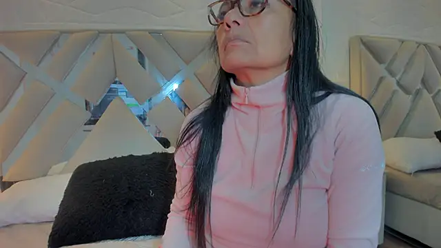 raquell moore online show from 4, 3, 2025