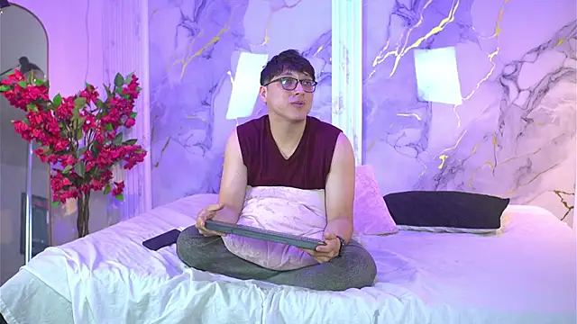 vanilla hot online show from 30, 10, 2025