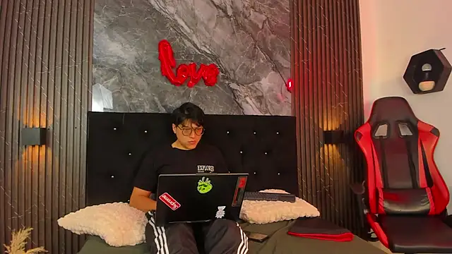 vanilla hot online show from 21, 2, 2025