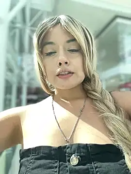 Snapshot of monicavictoria1301 chatting on 17, 7, 2026 monicavictoria1301 online show from 17, 7, 2026