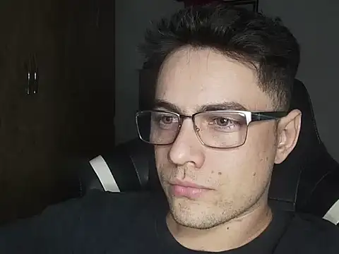 Snapshot of Dyllan__ chatting on 14, 10, 2025 Dyllan online show from 14, 10, 2025