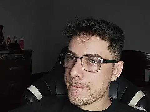 Snapshot of Dyllan__ chatting on 27, 10, 2025 Dyllan online show from 27, 10, 2025