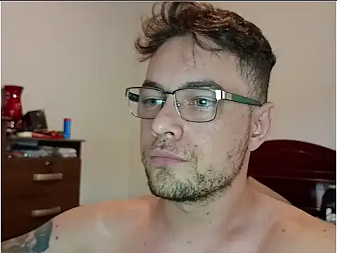 Snapshot of Dyllan__ chatting on 15, 4, 2026 Dyllan online show from 15, 4, 2026