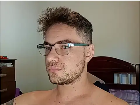 Snapshot of Dyllan__ chatting on 14, 4, 2026 Dyllan online show from 14, 4, 2026