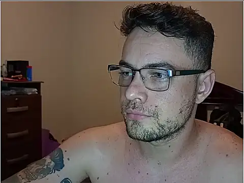 Snapshot of Dyllan__ chatting on 16, 4, 2026 Dyllan online show from 16, 4, 2026