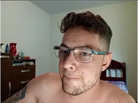 Snapshot of Dyllan__ chatting on 13, 4, 2026 Dyllan online show from 13, 4, 2026