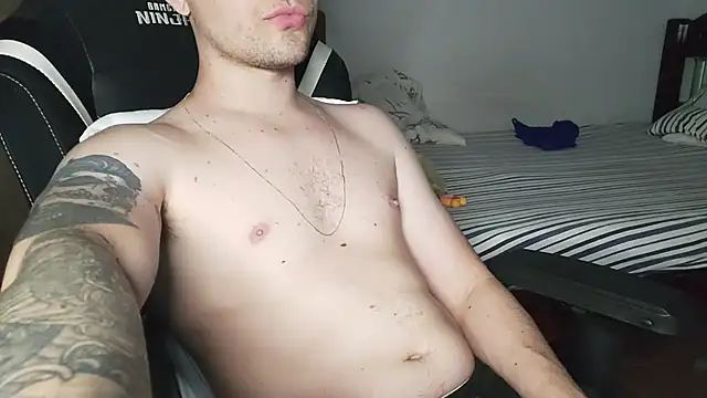 Snapshot of Dyllan__ chatting on 16, 10, 2025 Dyllan online show from 16, 10, 2025