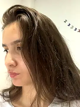 Bella still online show from 20, 12, 2025