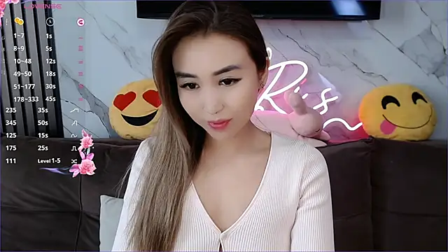 lilulileee online show from 6, 2, 2025