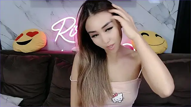 lilulileee online show from 3, 3, 2025