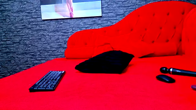 Snapshot of SelenaNoir chatting on 7, 1, 2026 SelenaNoir online show from 7, 1, 2026