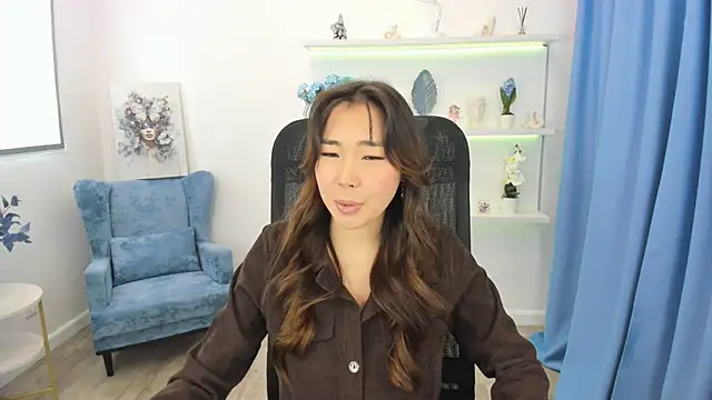 Snapshot of AnnaReyla chatting on 8, 10, 2025 AnnaReyla online show from 8, 10, 2025