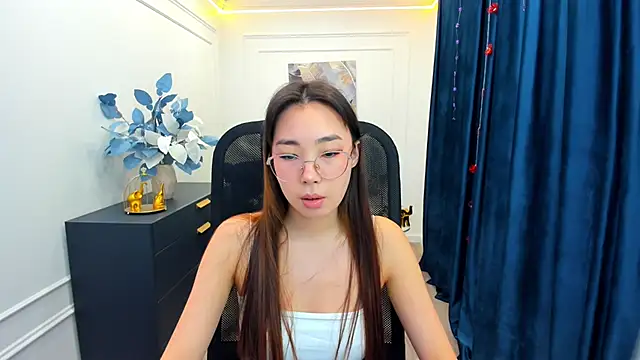 Snapshot of AnnaReyla chatting on 27, 11, 2025 AnnaReyla online show from 27, 11, 2025