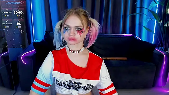 MilaFink online show from 1, 3, 2025