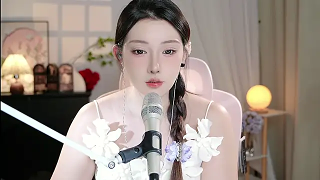 Dou-Dou-er online show from 7, 10, 2025